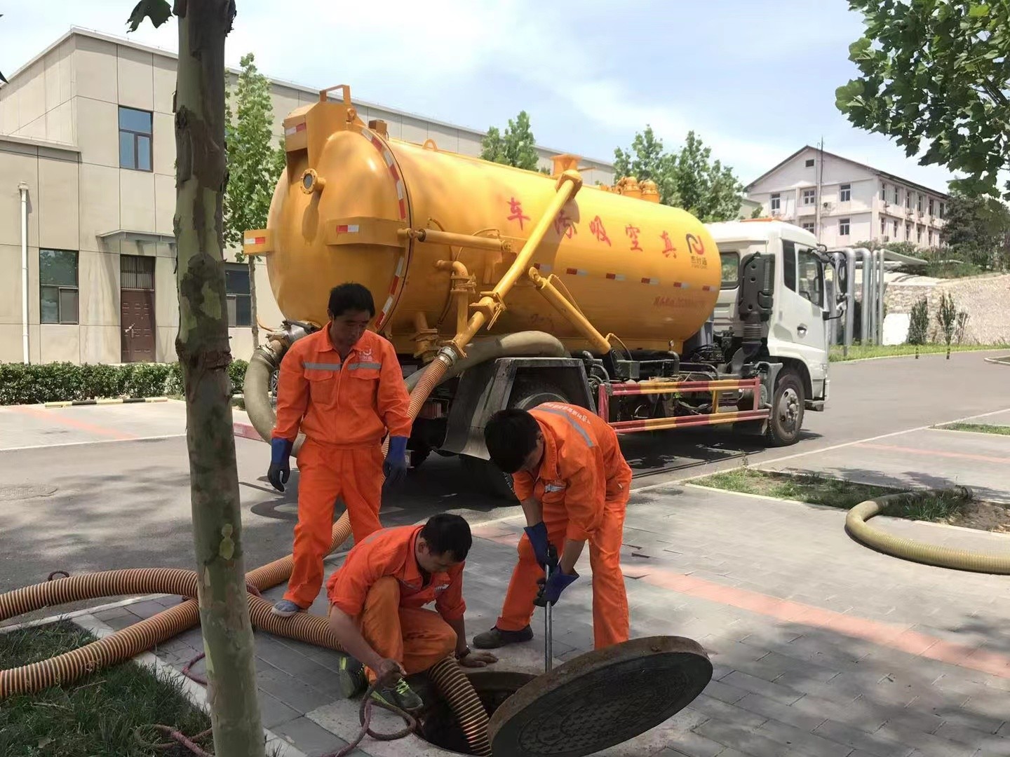 都昌化粪池清理与5-8吨吸粪车施工效率分析